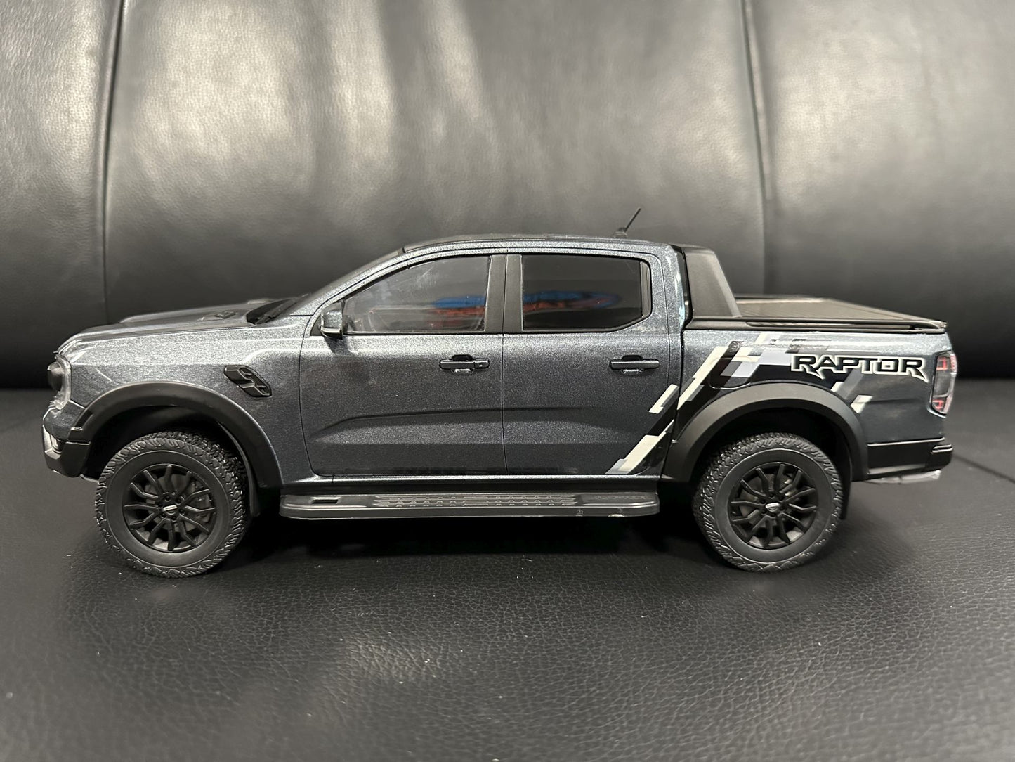 Ford Ranger Raptor silver 1:18 Modelcar MCG 18457 Форд Раптор сив