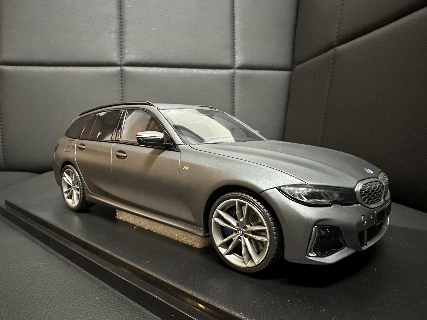 Bmw M340i G21 Kombi 2019 frozen grey 1:18 GT Spirit GT471 Бмв M340 Комби сив мат 2019