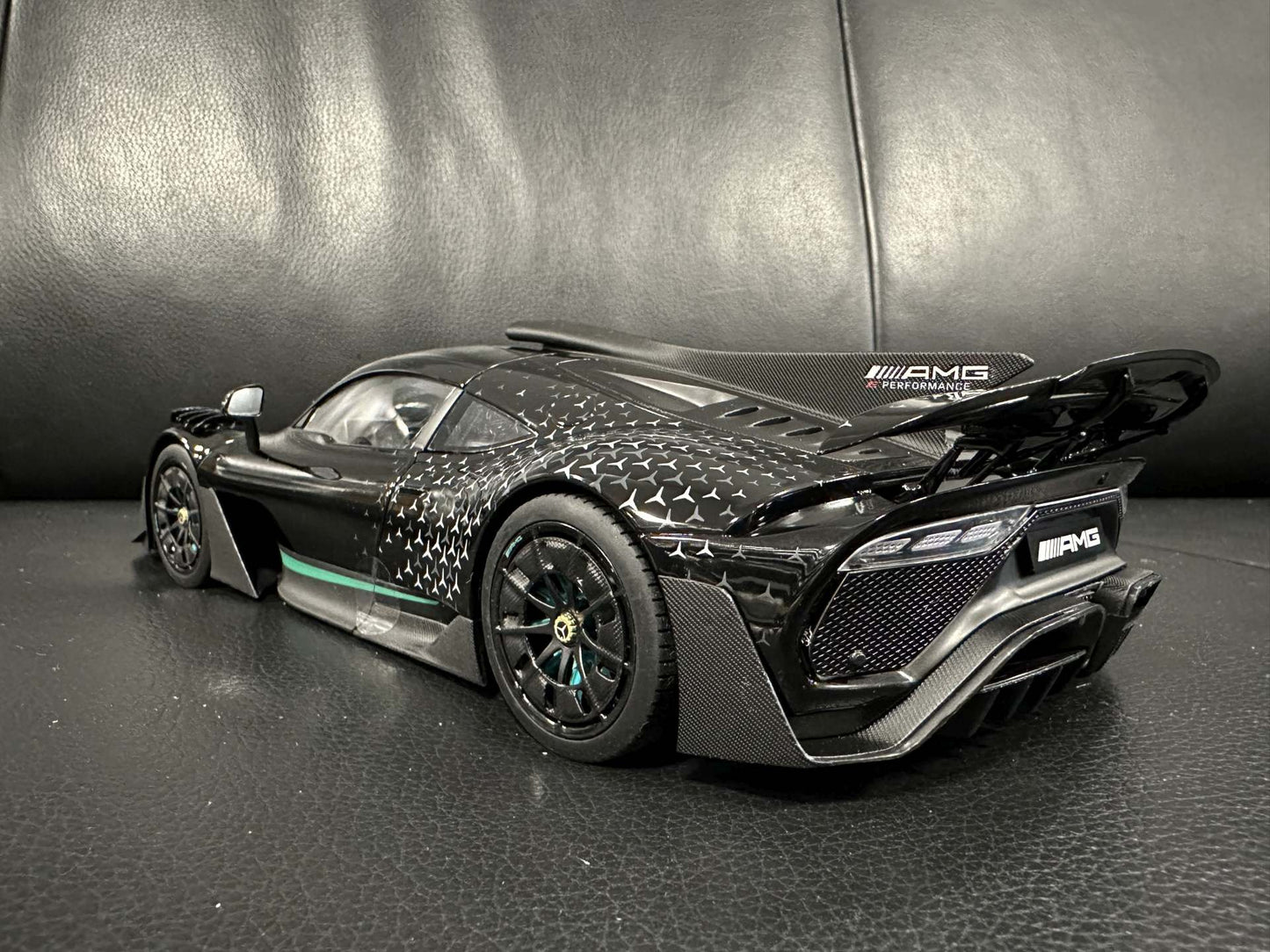 Mercedes Benz AMG One C298 black Styling Paket Star 1:18 Scale B66961042 Мерцедес Бенц АМГ 1 отваряем черен