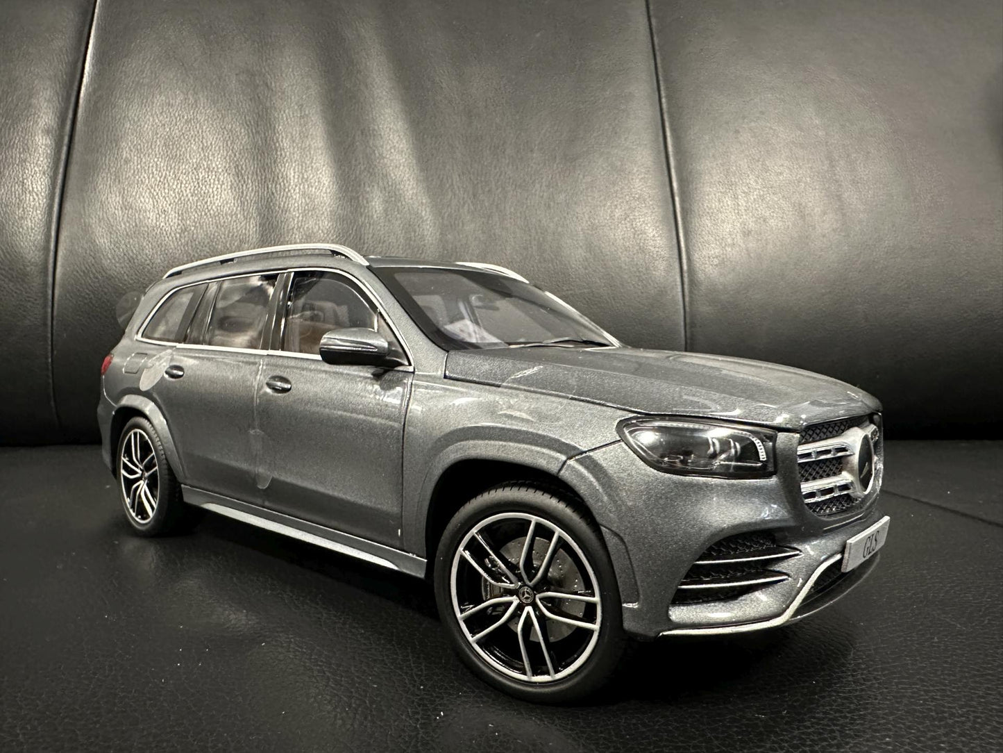 Mercedes Benz GLS X167 silver 1:18 Scale B66960623 Мерцедес Бенц ГЛС отваряем сив