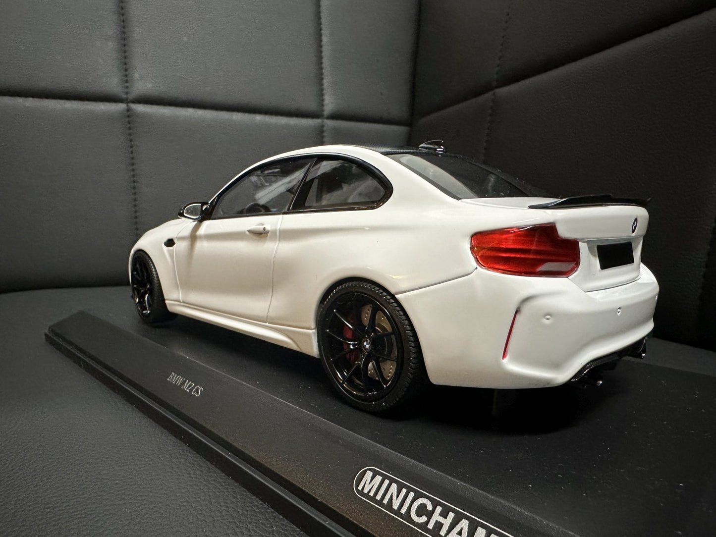 Bmw M2 CS F87 white 1:18 Minichamps 155021025 Бмв M2 бял