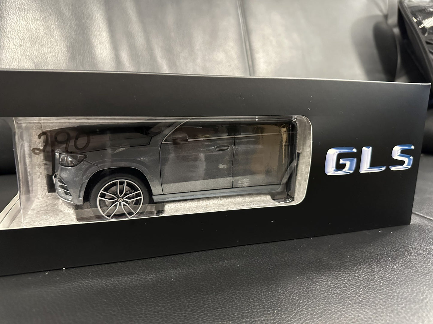 Mercedes Benz GLS X167 silver 1:18 Scale B66960623 Мерцедес Бенц ГЛС отваряем сив