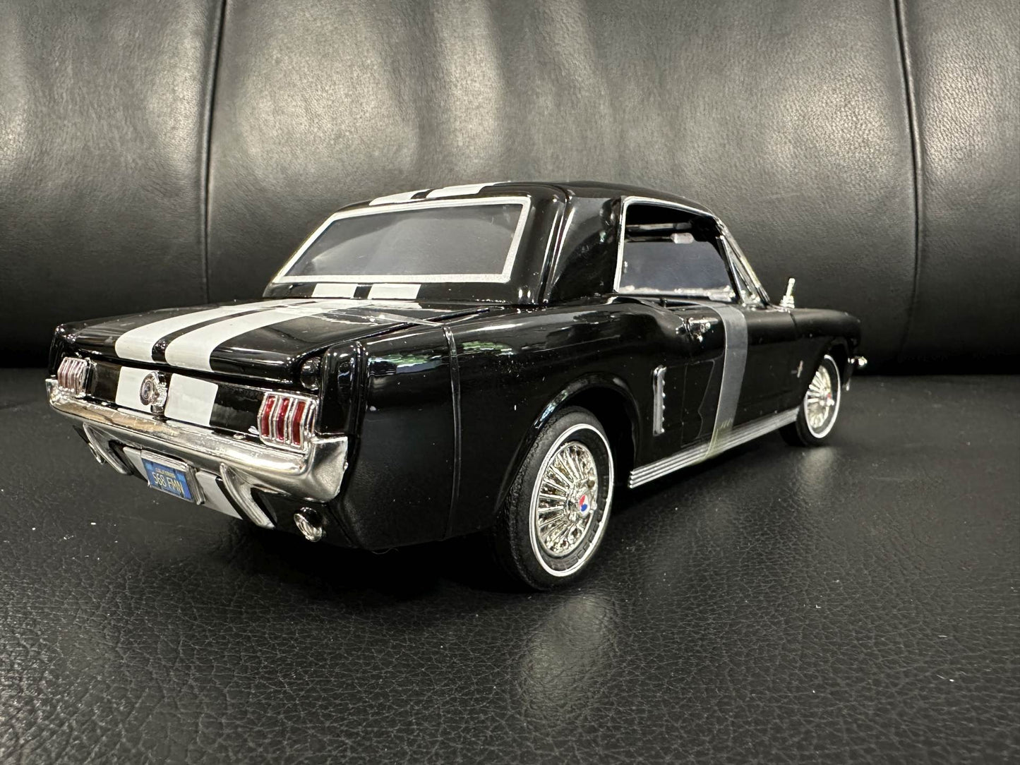 Ford Mustang Hardtop 1964 black 1:18 Motor Max 73164 Форд Мустанг черен