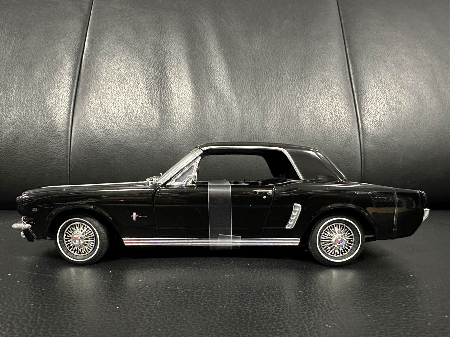 Ford Mustang Hardtop 1964 black 1:18 Motor Max 73164 Форд Мустанг черен