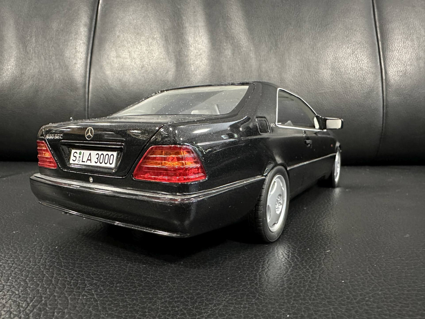 Mercedes Benz S Klasse 600SEC V12 Coupe C140 1992 black 1:18 Cult Scale CML079-2 Мерцедес Бенц С Класа 600 СЕК черен