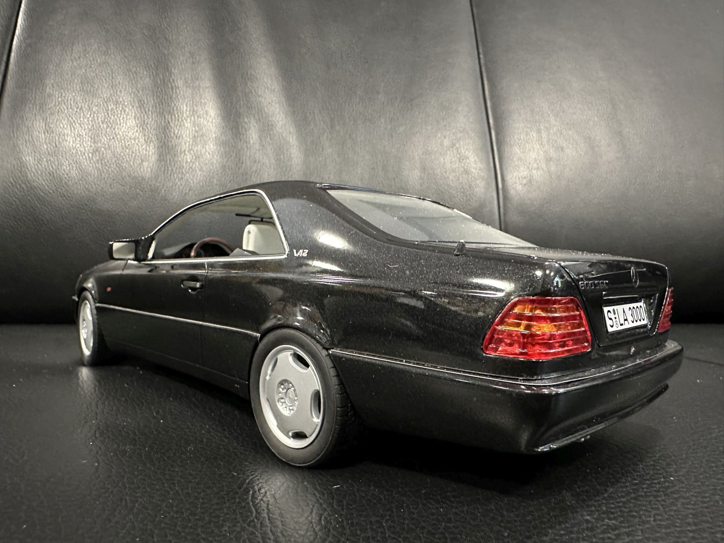 Mercedes Benz S Klasse 600SEC V12 Coupe C140 1992 black 1:18 Cult Scale CML079-2 Мерцедес Бенц С Класа 600 СЕК черен