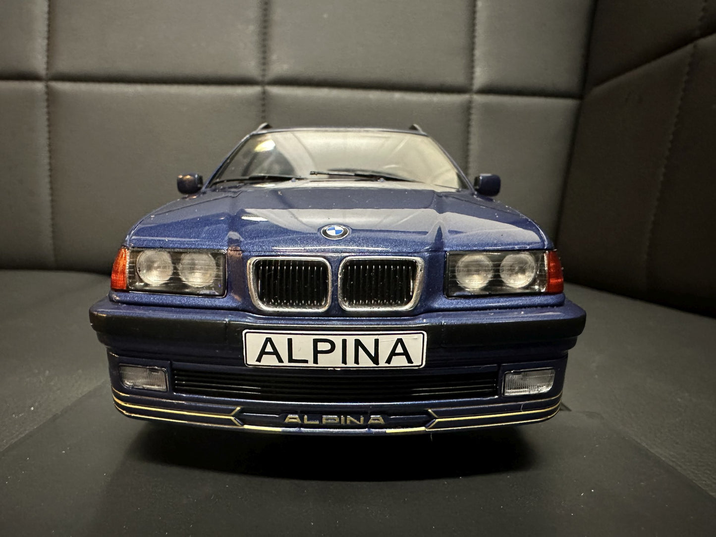 Bmw Alpina E36 B3 3.2 Kombi blue 1:18 Modelcar MCG 18227 Бмв Е36 Алпина син Комби