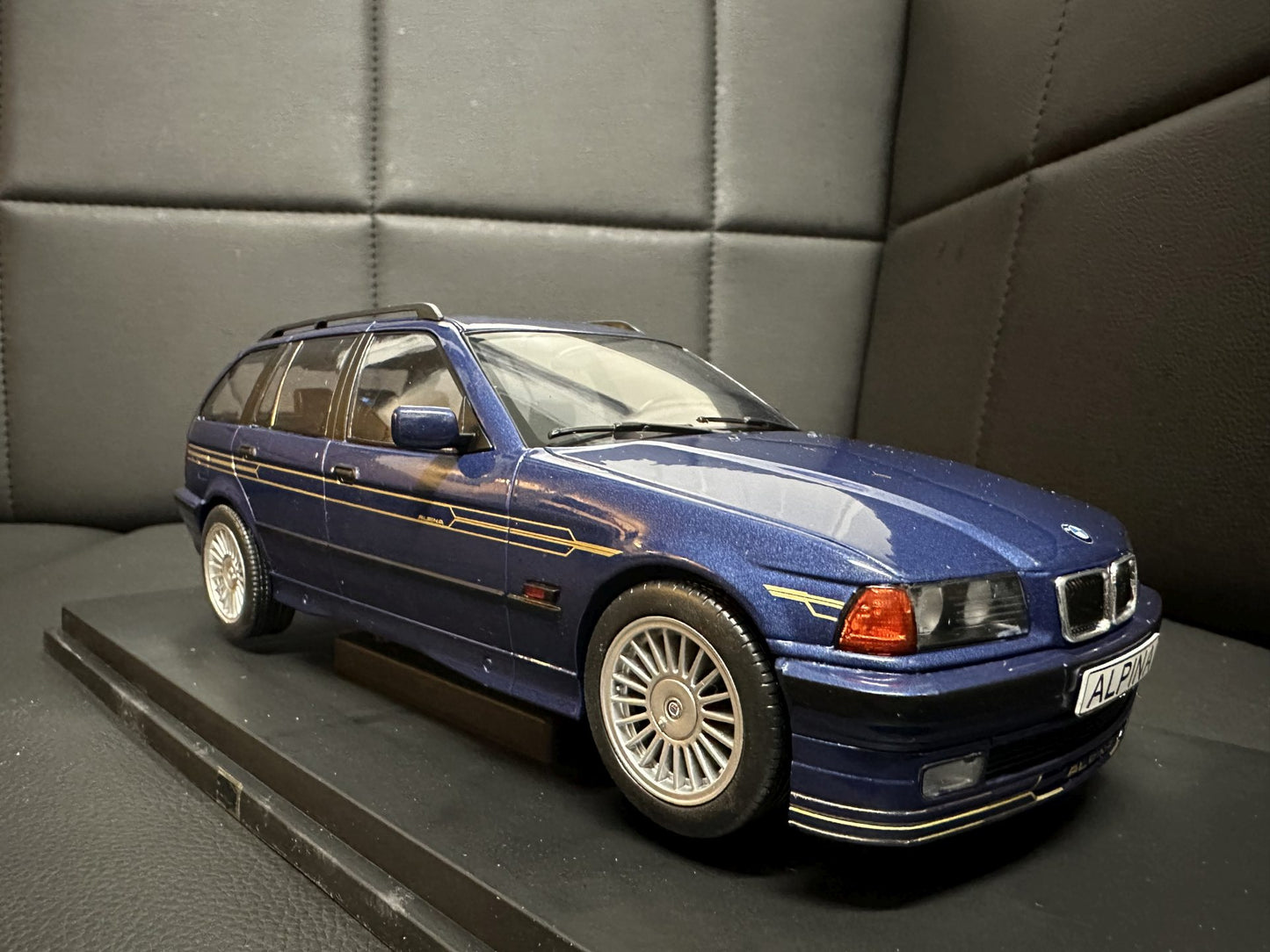 Bmw Alpina E36 B3 3.2 Kombi blue 1:18 Modelcar MCG 18227 Бмв Е36 Алпина син Комби