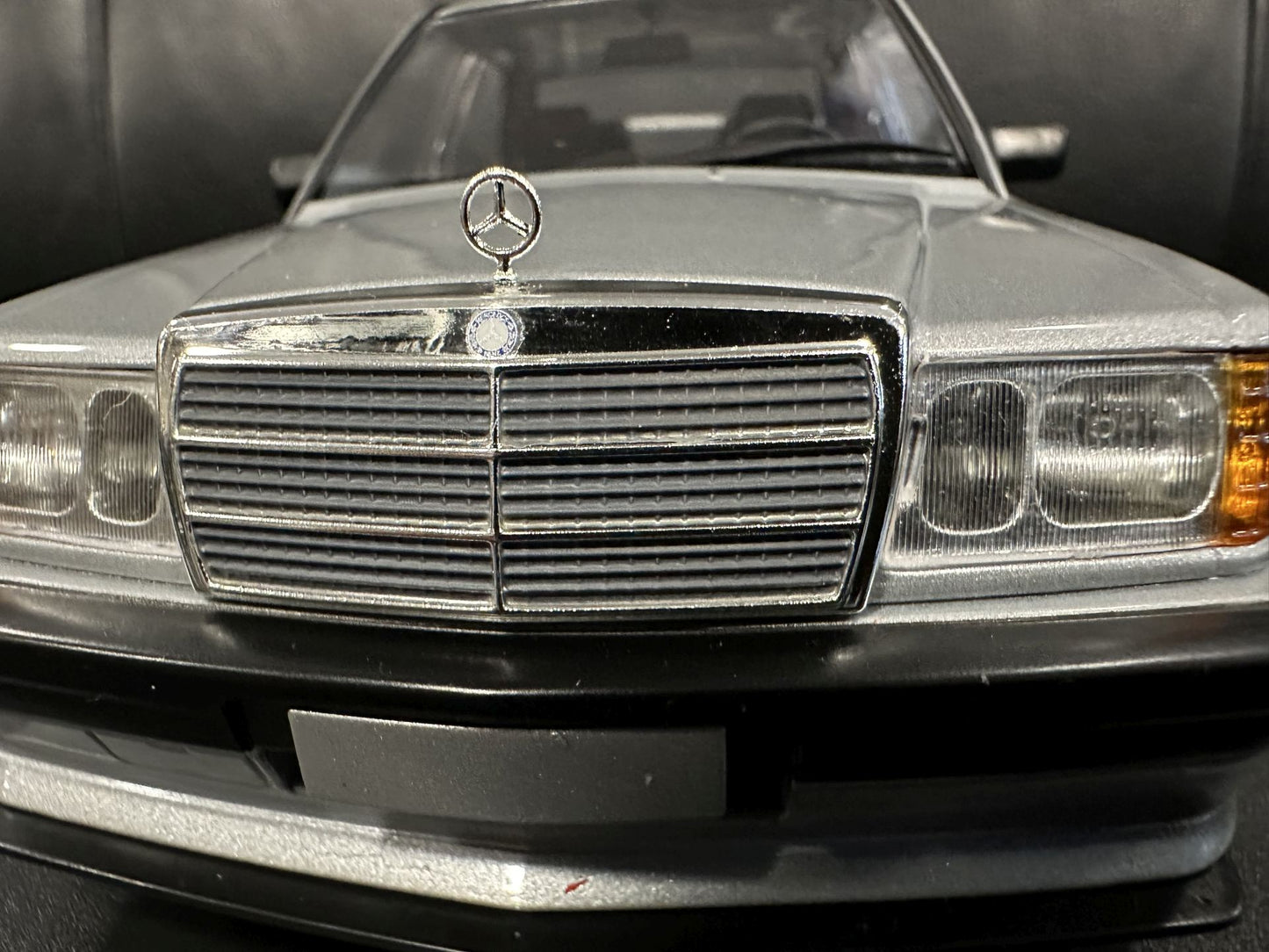 Mercedes Benz 190E 2.5 16V EVO1 silver Limitiert 804 pcs 1:18 Minichamps 155036001 Мерцедес Бенц 190Е В16 Лимитирана сив
