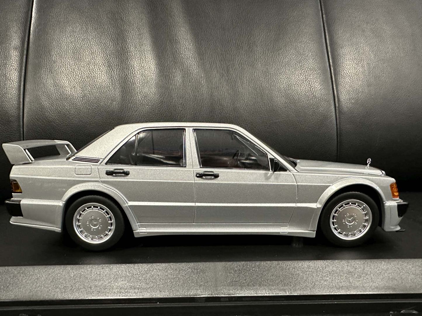 Mercedes Benz 190E 2.5 16V EVO1 silver Limitiert 804 pcs 1:18 Minichamps 155036001 Мерцедес Бенц 190Е В16 Лимитирана сив