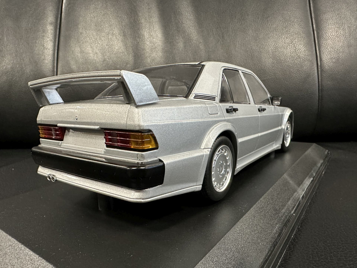 Mercedes Benz 190E 2.5 16V EVO1 silver Limitiert 804 pcs 1:18 Minichamps 155036001 Мерцедес Бенц 190Е В16 Лимитирана сив