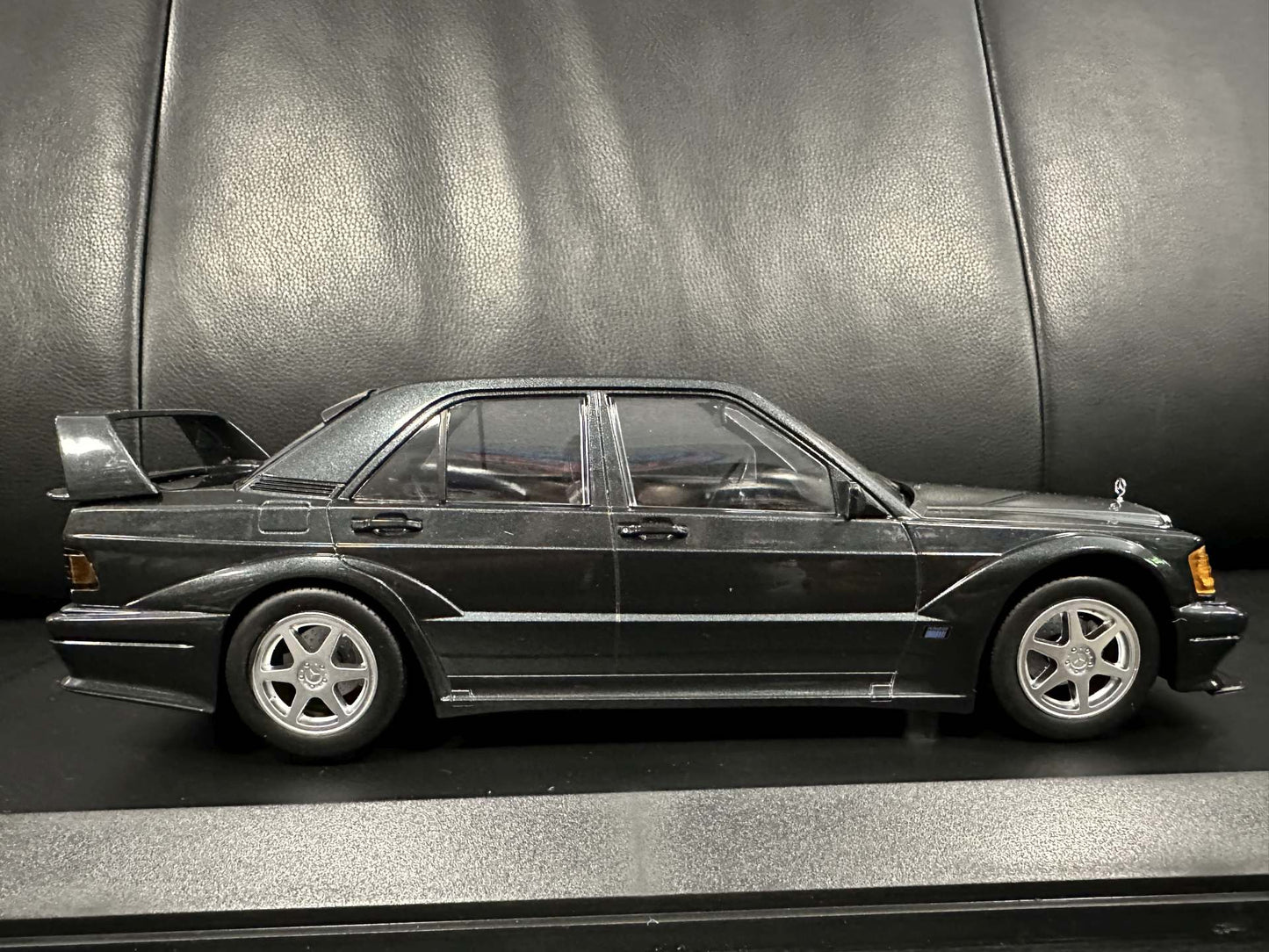 Mercedes Benz 190E 2.5 16V EVO2 1990 black Limitiert 1002 pcs 1:18 Minichamps 155036100 Мерцедес Бенц 190Е В16 Лимитирана черен