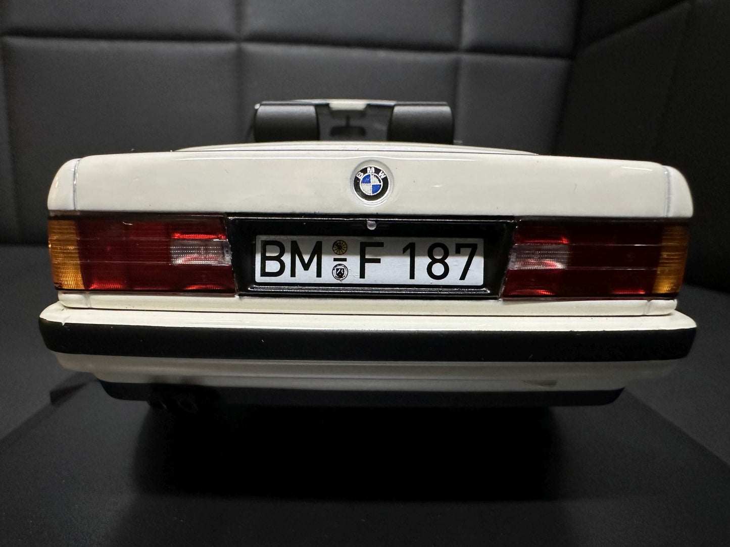 Bmw 325i E30 Cabrio white 1:18 Norev 183213 Бмв 325i Е30 Кабрио бял