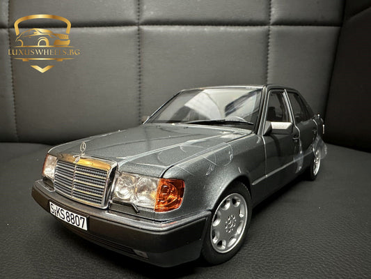 Mercedes Benz 500E W124 grey 1:18 NOREV 183946 Мерцедес Бенц 500Е сив отваряем
