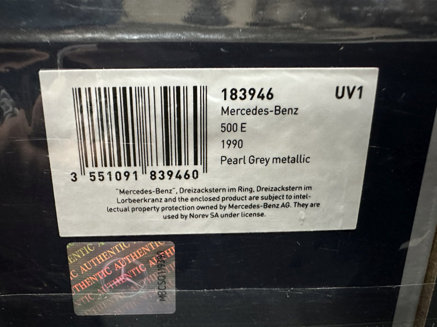 Mercedes Benz 500E W124 grey 1:18 NOREV 183946 Мерцедес Бенц 500Е сив отваряем