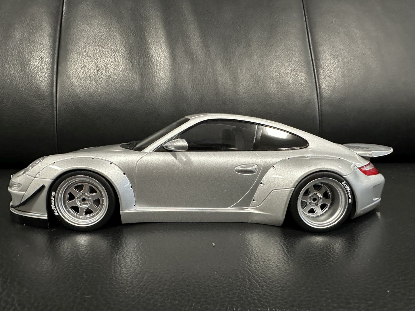 Porsche 997 RWB silver 1:18 IXO 18CMC166.22 Порше 997 сив