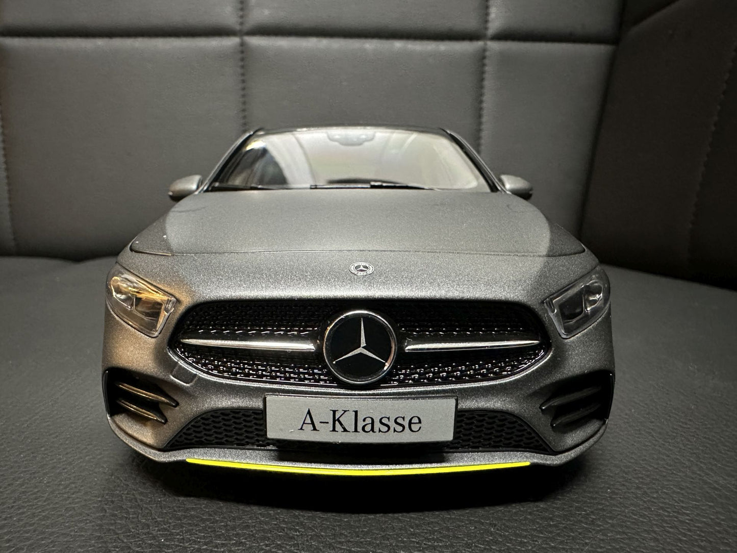 Mercedes Benz A Klasse W177 grey matt 1:18 NOREV B66960428 Мерцедес Бенц А Класа сив мат
