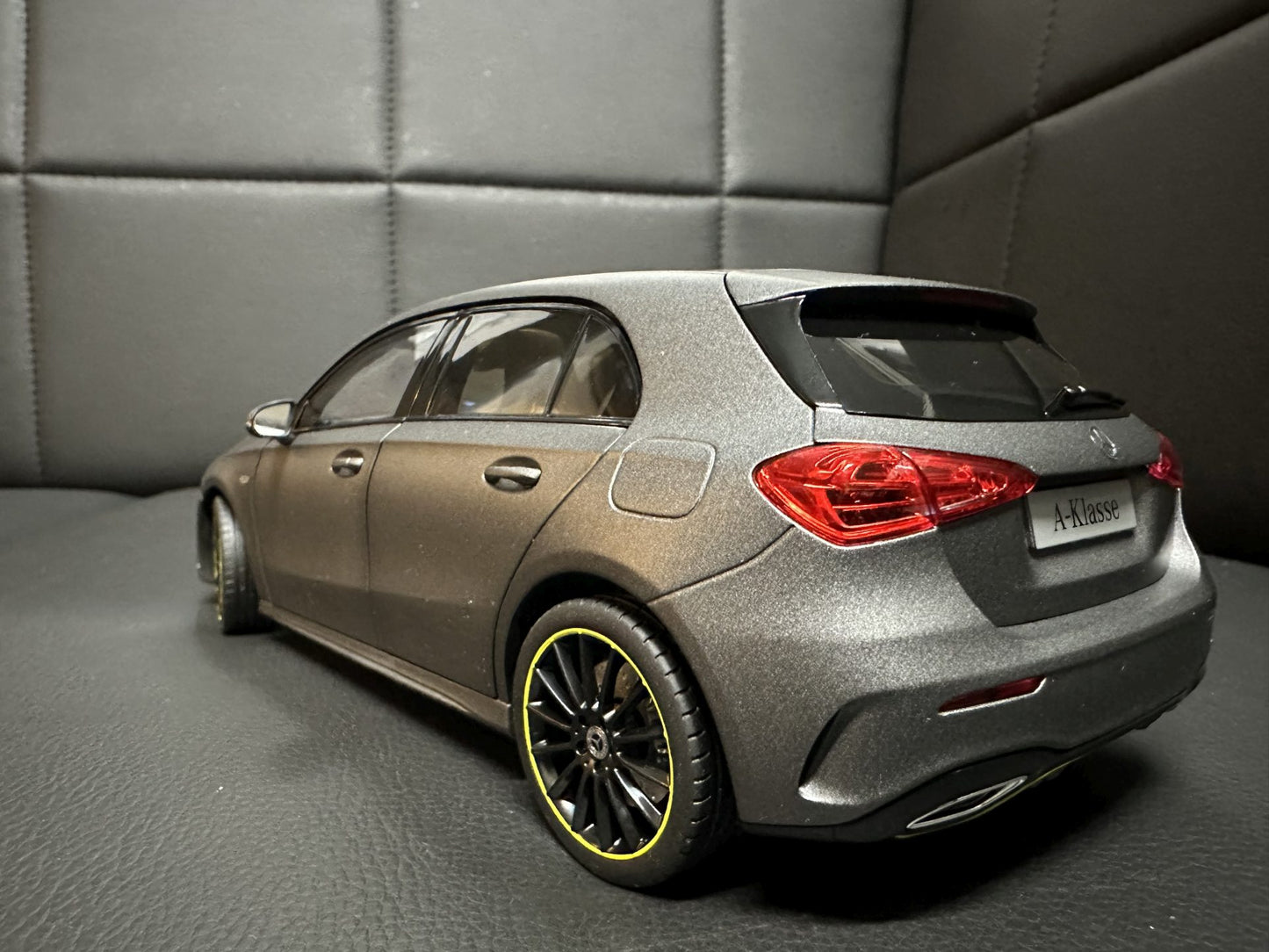 Mercedes Benz A Klasse W177 grey matt 1:18 NOREV B66960428 Мерцедес Бенц А Класа сив мат