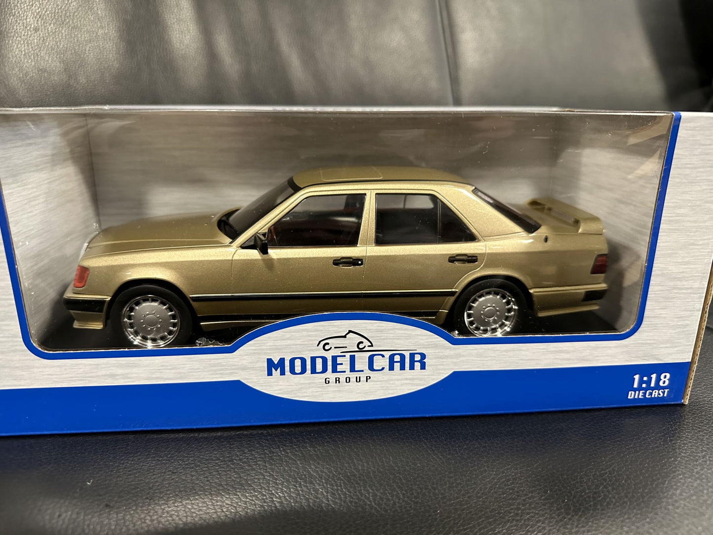 Mercedes Benz E Klasse Tuning 1986 W124 braun 1:18 Modelcar MCG18342 Мерцедес Бенц Е Класа 1986 кафяв