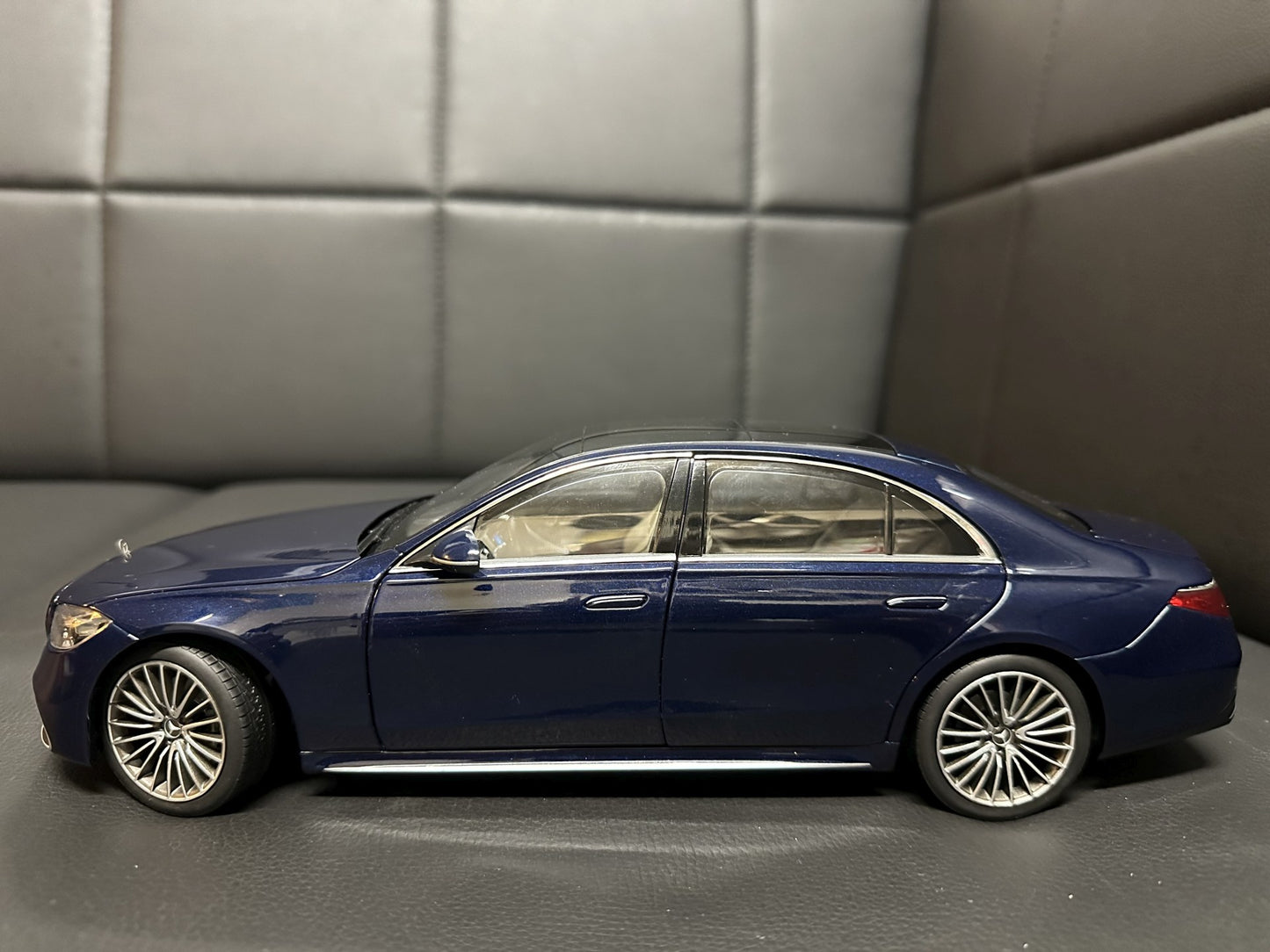 Mercedes Benz S Klasse W223 blue 1:18 NOREV B66960642 Мерцедес Бенц С Класа син