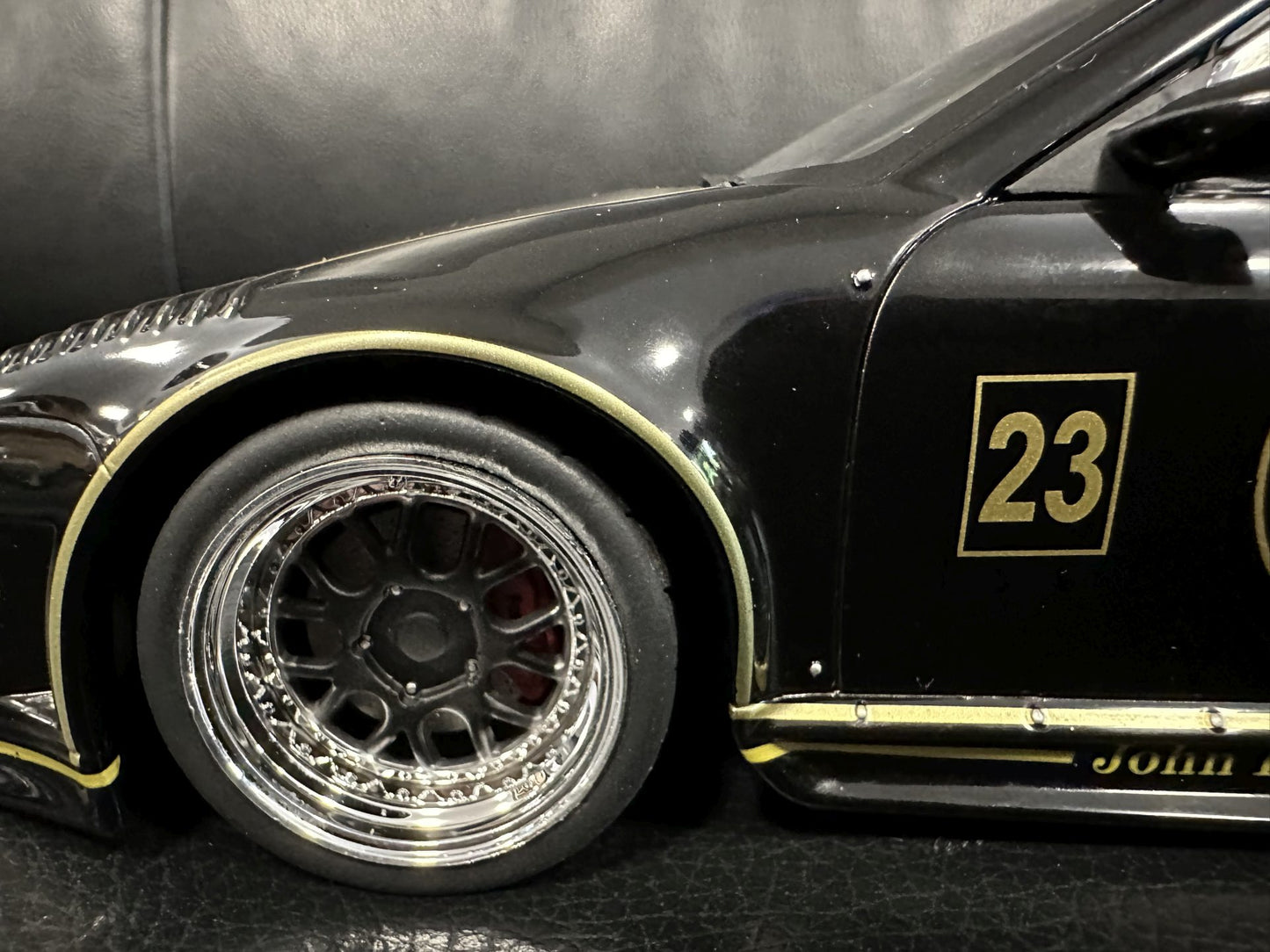 Porsche 997 John Player Special black 2020 1:18 Modelcar MCG18326 Порше 997 черен