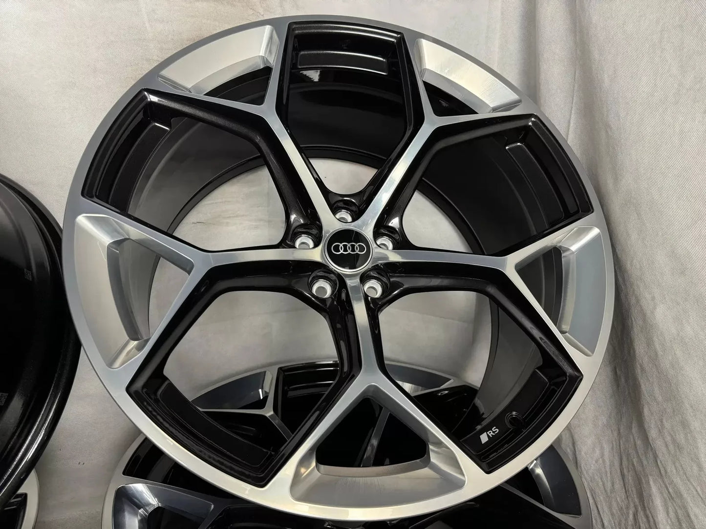 Нови Оригинални Audi RS6 RS7 4K Q8 SQ8 RSQ8 4M8 Performance 22 Zoll Audi RS6 RS7 Алуминиеви джанти 22 цола 4K0601025BM
