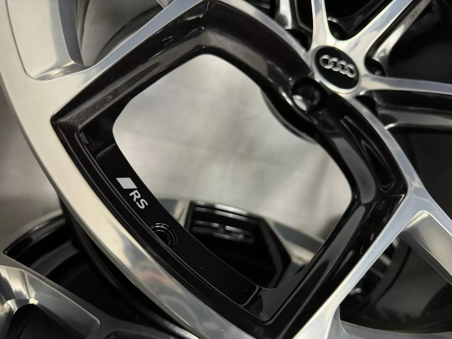 Нови Оригинални Audi RS6 RS7 4K Q8 SQ8 RSQ8 4M8 Performance 22 Zoll Audi RS6 RS7 Алуминиеви джанти 22 цола 4K0601025BM