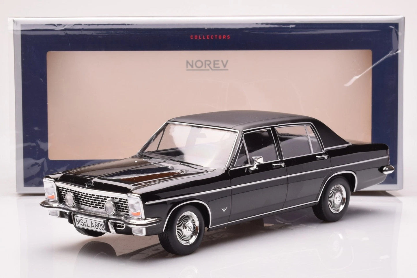 Opel Diplomat V8 black 1:18 Norev 183687 Опел Дипломат черен