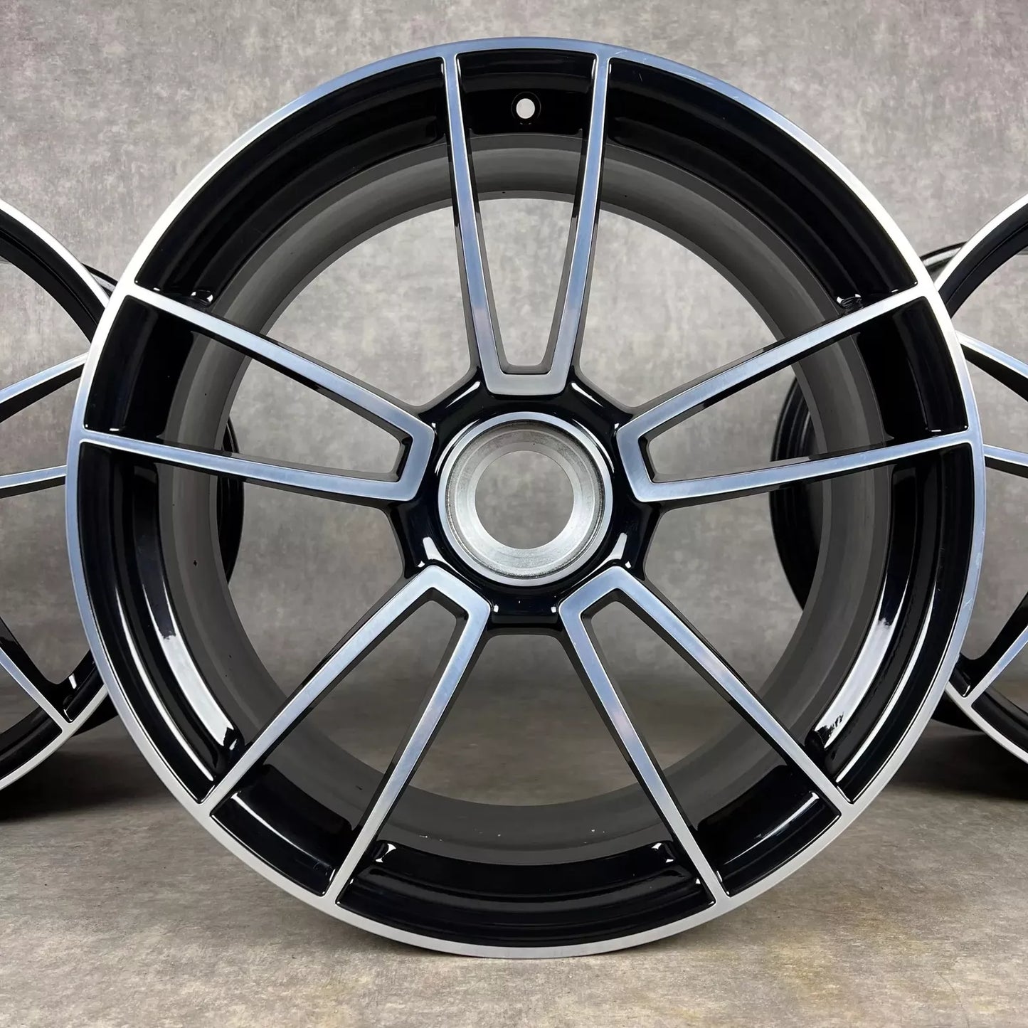 Нови Оригинал Porsche 911 (992) Turbo Sport 4 20/21 Zoll Алуминиеви джанти Порше 911 /992/ Турбо Спорт 4 20/21 цола централен отвор