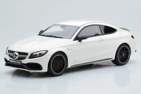 Mercedes Benz C63 S Coupe AMG white Limitiert 598/1000 1:18 GT Spirit B66965707 Мерцедес Бенц Ц63 бял Лимитирана