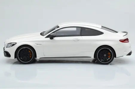 Mercedes Benz C63 S Coupe AMG white Limitiert 598/1000 1:18 GT Spirit B66965707 Мерцедес Бенц Ц63 бял Лимитирана