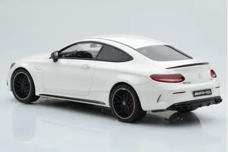 Mercedes Benz C63 S Coupe AMG white Limitiert 598/1000 1:18 GT Spirit B66965707 Мерцедес Бенц Ц63 бял Лимитирана