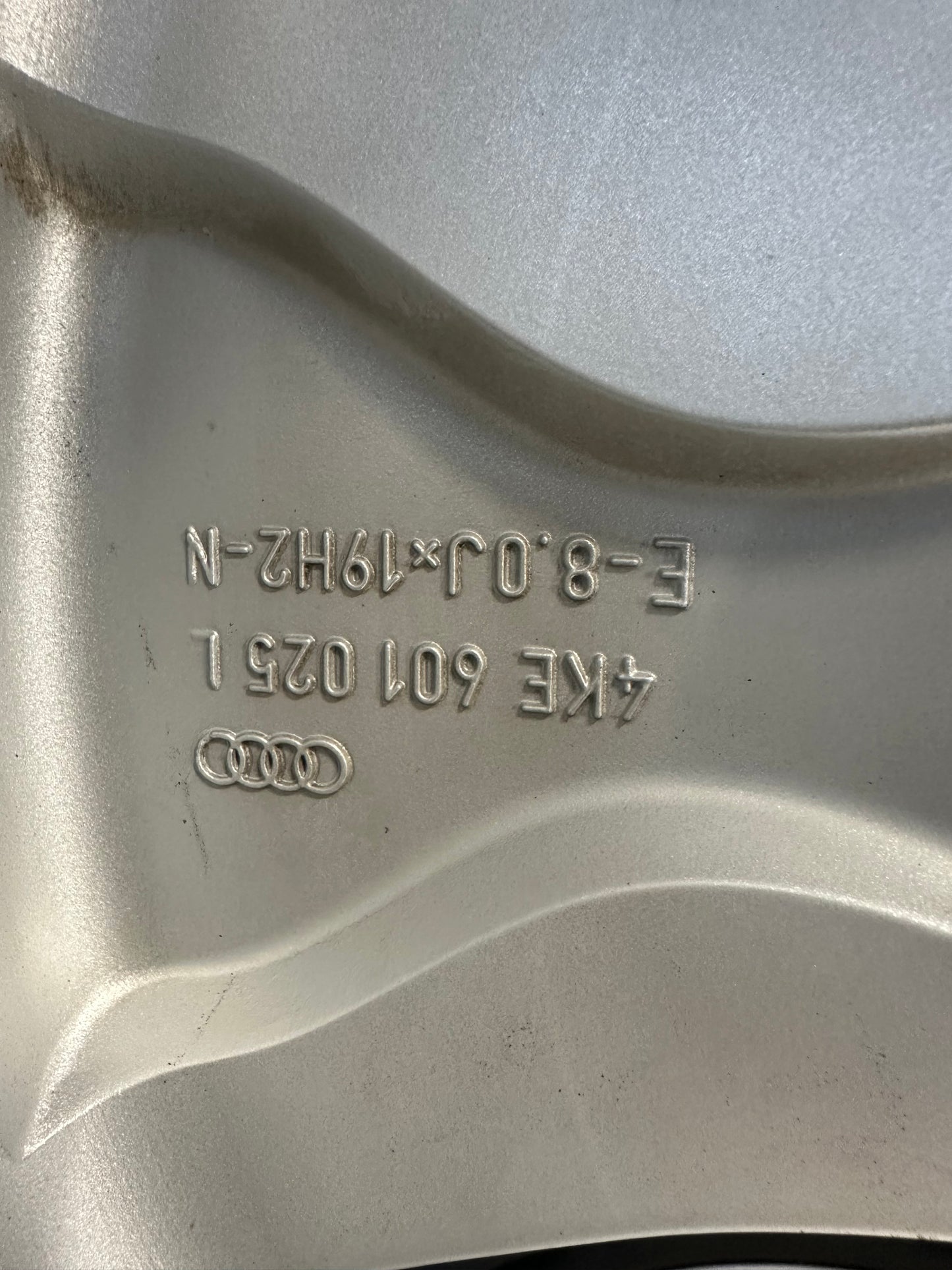 Оригинал Audi Q7 4M Etron E-Tron 4KE 19 Zoll Ауди Q7 Етрон Е-Трон 4М 4КЕ Алуминиеви джанти 19 цола зимен комплект зимни гуми