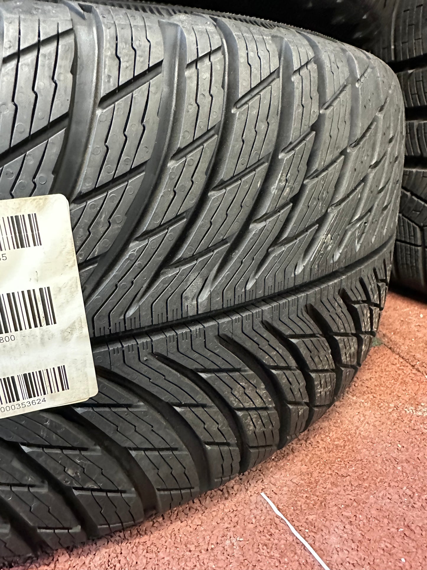 Оригинал Като Нови Mercedes C klasse W206 18 Zoll Мерцедес Ц класа W206 18 цола зимен комплект зимни гуми