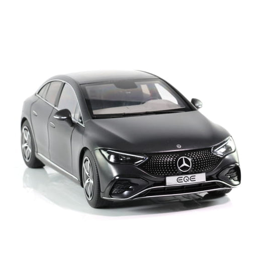 Mercedes Benz EQЕ V295 black 1:18 NOREV B66961108 Мерцедес Бенц черен отваряем