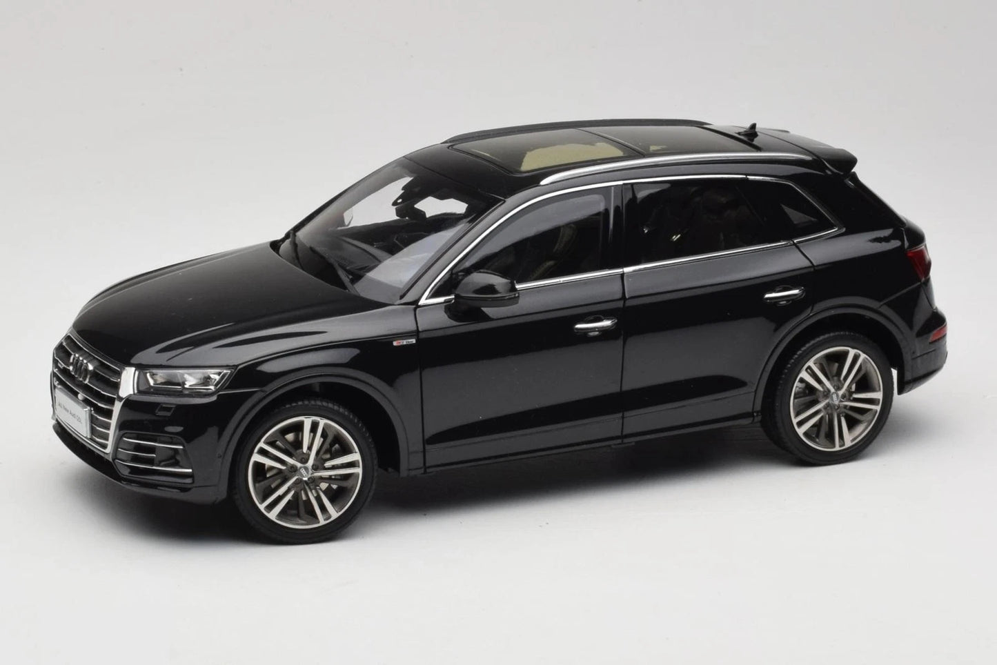 Audi Q5L FY black 1:18 Paudi 00023Q5L2018 Ауди черен