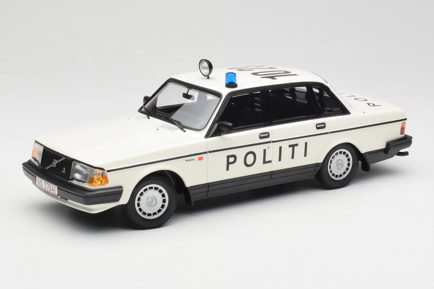 Volvo 240 Politi Police Danmark Limited 300pcs white 1:18 Minichamps 155171495 Волво 240 Полиция Лимитирана
