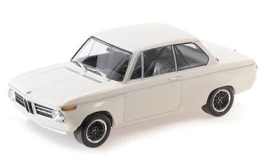 Bmw 2002 Plain Body 1970 Limited 300pcs white 1:18 Minichamps 155702600 Бмв 2002 бял Лимитирана