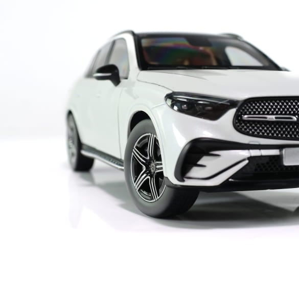 Mercedes Benz GLC X254 AMG white 1:18 NOREV B66960648 Мерцедес Бенц ГЛЦ бял отваряем
