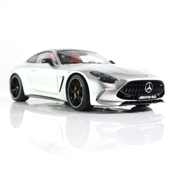 Mercedes Benz AMG GT63 C192 silber 1:18 NOREV B66960583 Мерцедес Бенц АМГ ГТ63 сив отваряем
