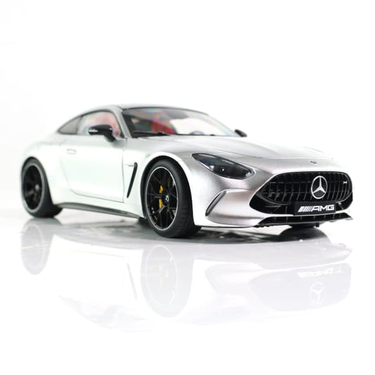Mercedes Benz AMG GT63 C192 silber 1:18 NOREV B66960583 Мерцедес Бенц АМГ ГТ63 сив отваряем