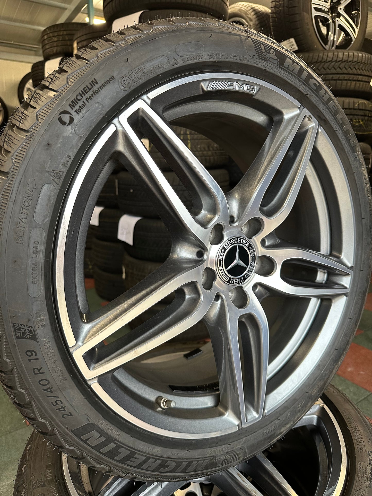 Като Нови Mercedes E Klasse W213 W238 AMG 19 Zoll Мерцедес E класа W213 W238 19 цола зимен комплект зимни гуми