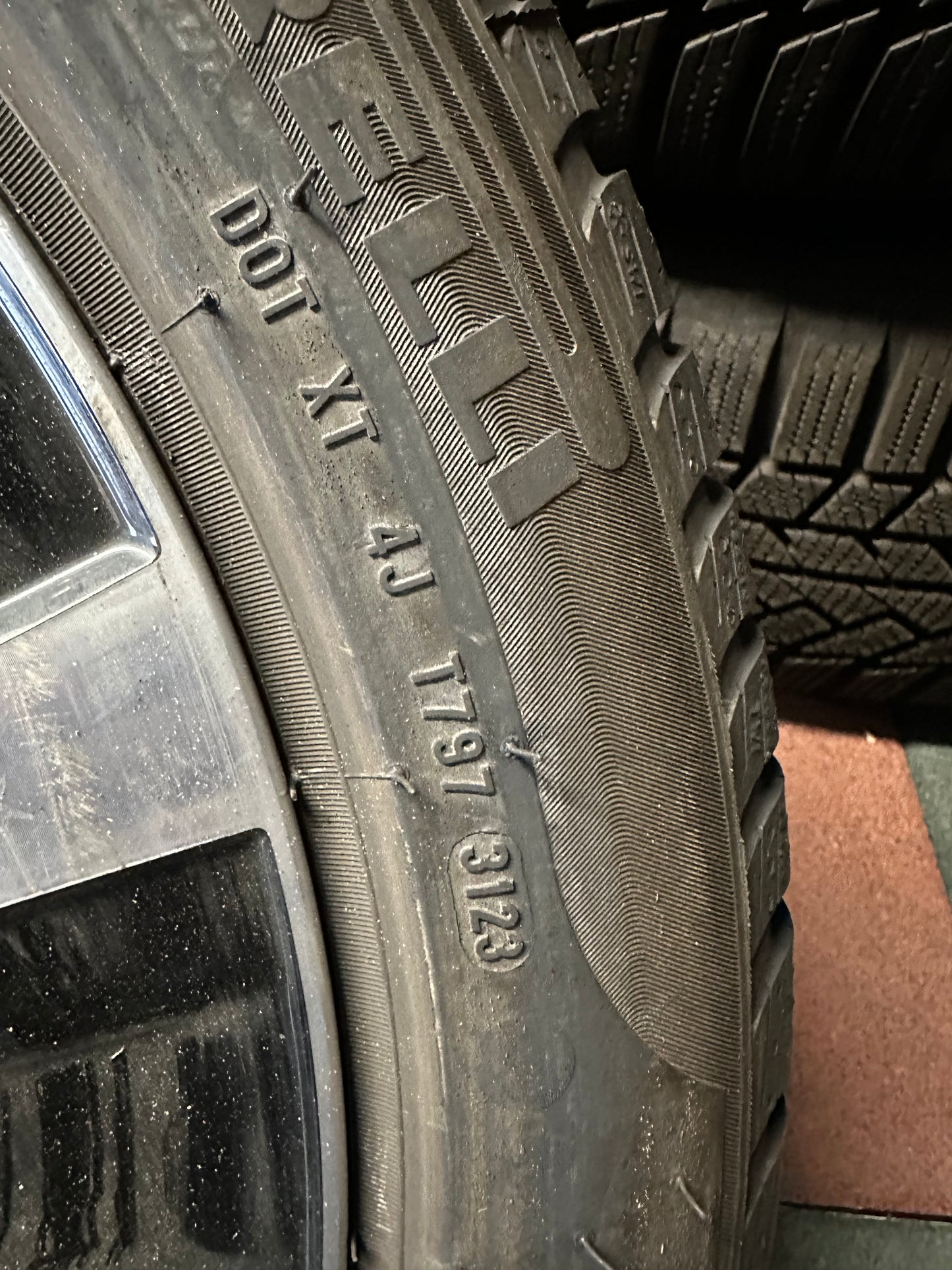 Като Нови Mercedes E Klasse Hybrid W213 18 Zoll Мерцедес E класа Хибрид W213 W238 18 цола зимен комплект зимни гуми