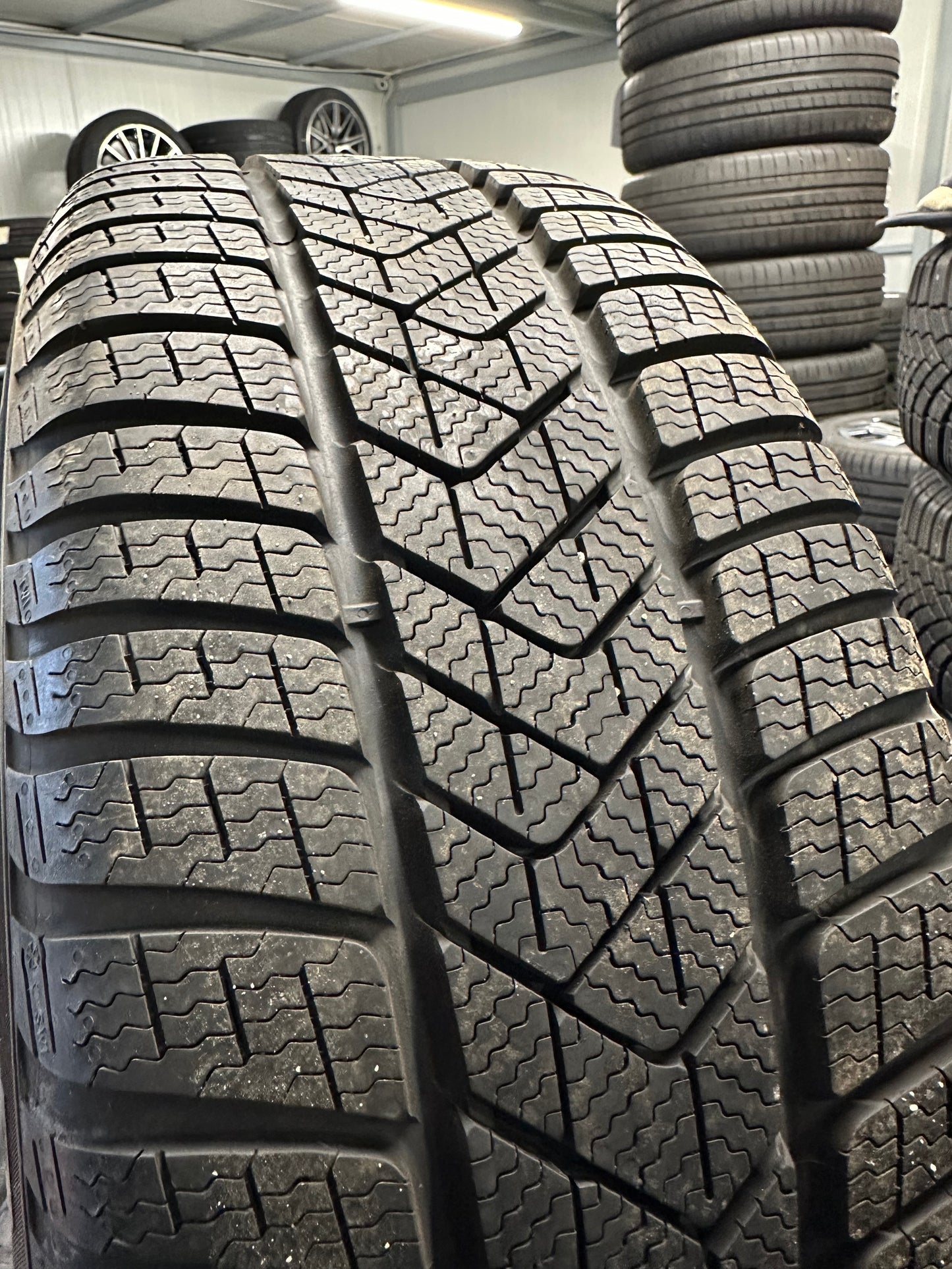 Като Нови Mercedes E Klasse Hybrid W213 18 Zoll Мерцедес E класа Хибрид W213 W238 18 цола зимен комплект зимни гуми