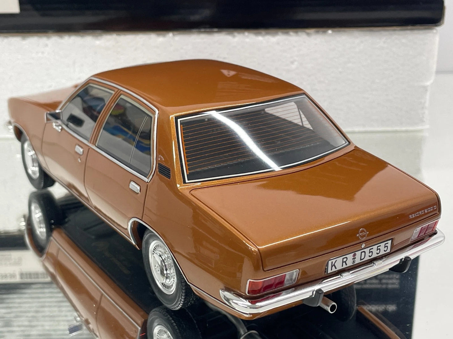 Opel Rekord D 2100D 1973 brown Limited 895/1000 1:18 BOS013 183930 Опел Рекорд кафяв