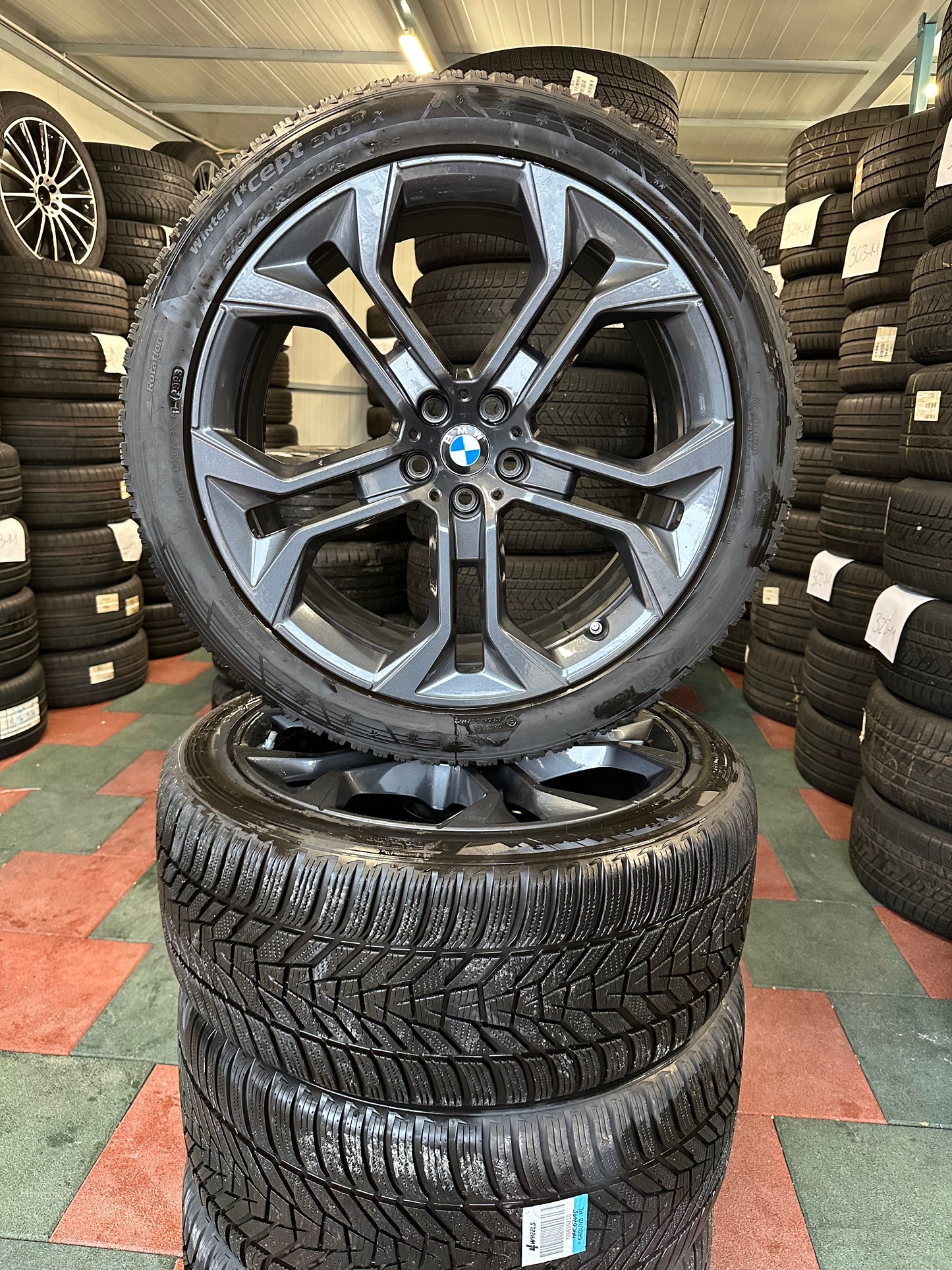 Оригинални BMW X5 X6 G05 G06 21 Zoll 744 Бмв X5 X6 G05 G06 21 цола зимен комплект зимни гуми 5x112