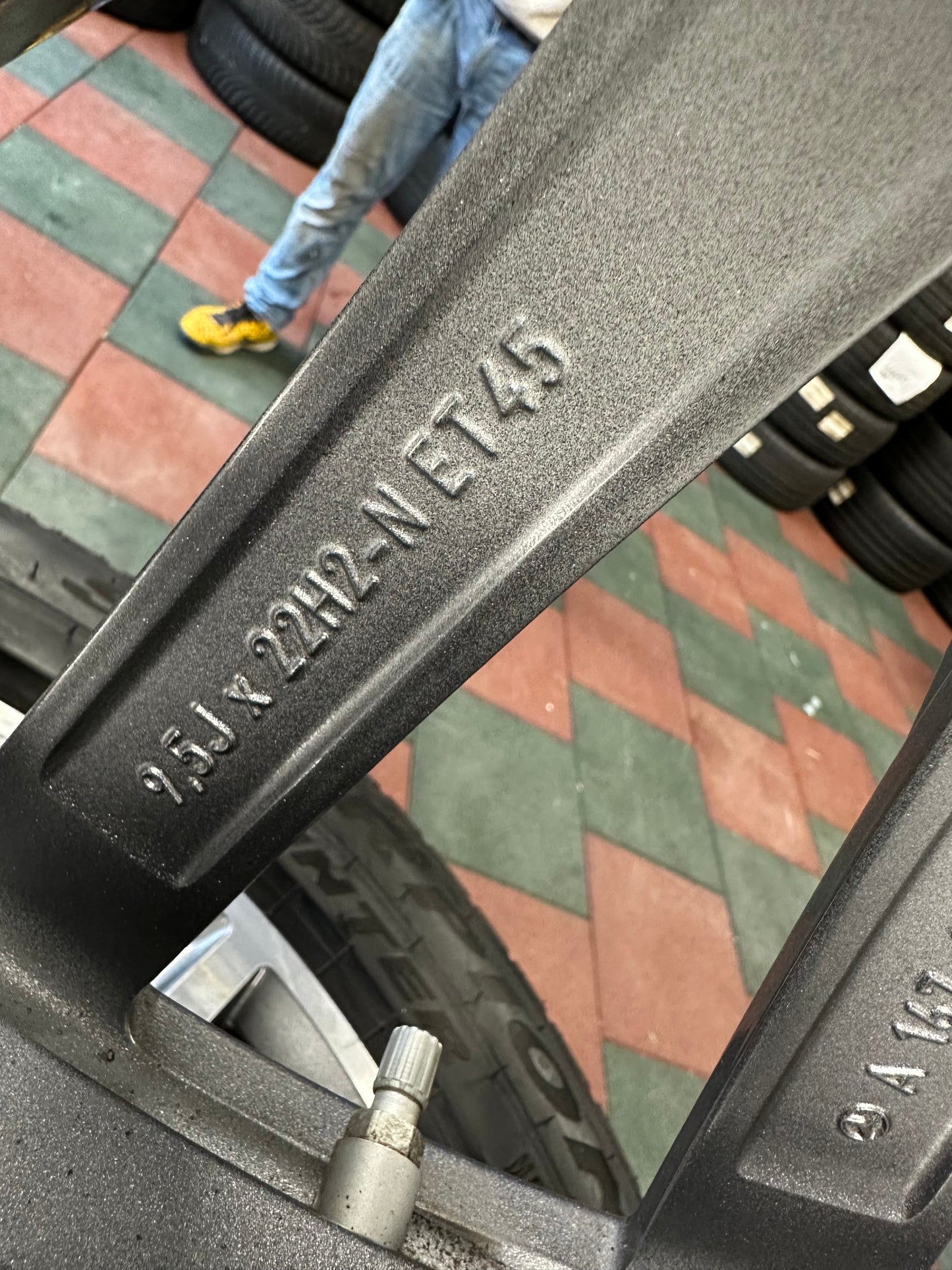 Оригинал Mercedes GLS X167 W167 22 Zoll Мерцедес ГЛС X167 W167 22 цола джанти зимен комплект зимни гуми