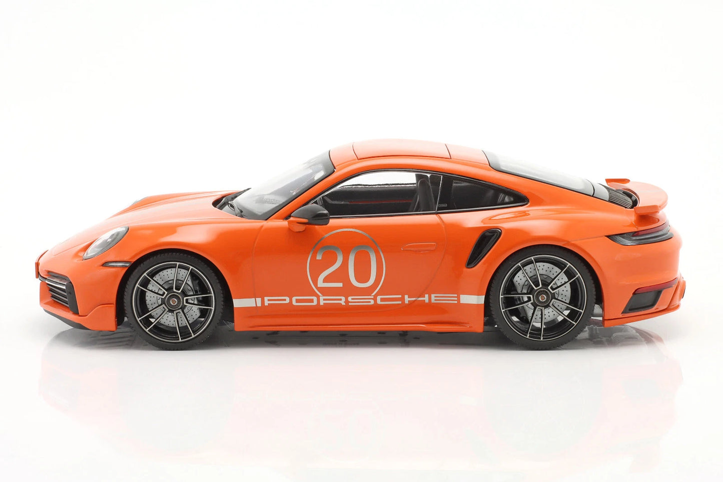 Porsche 911 992 Turbo S orange Limited 504pcs 1:18 Minichamps 155069171 Порше 911 Турбо С оранжев Лимитирана