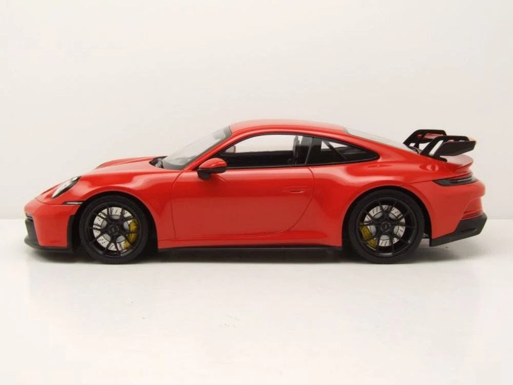 PORSCHE 911 992 GT3 2021 orange 1:18 Minichamps 117069000 Порше 911 992 ГТ3 оранжев