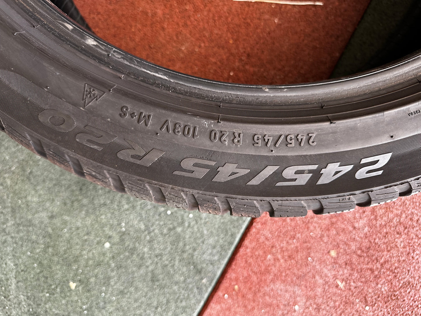Употребявани зимни Гуми Pirelli 245/45 20 Цола 275/40 20 цола Bmw* Рънфлат 5мм